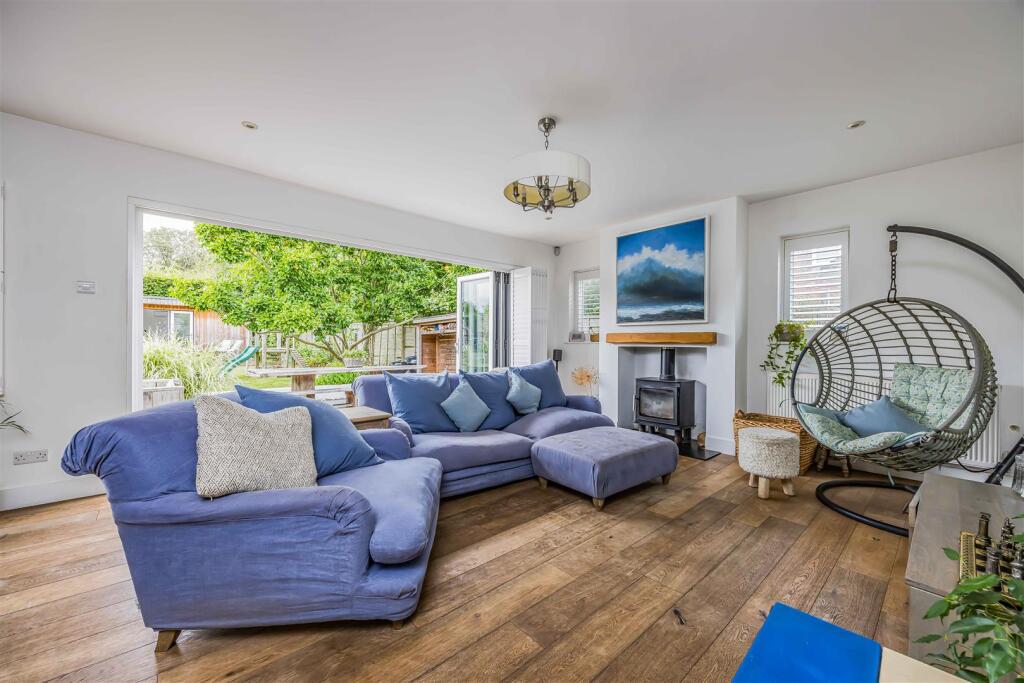 7 Hollow Lane, Hayling Island-Small-PorticoMarketi