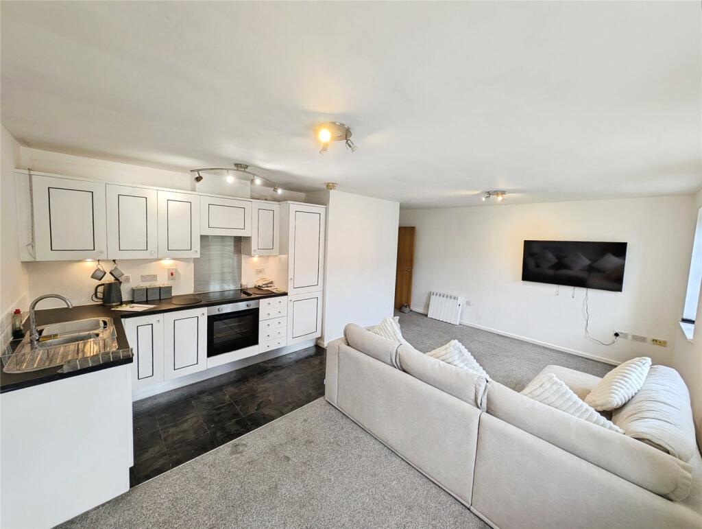 Living Kitchen 3