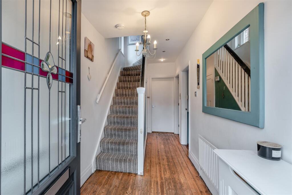 8649904-interior23.jpg