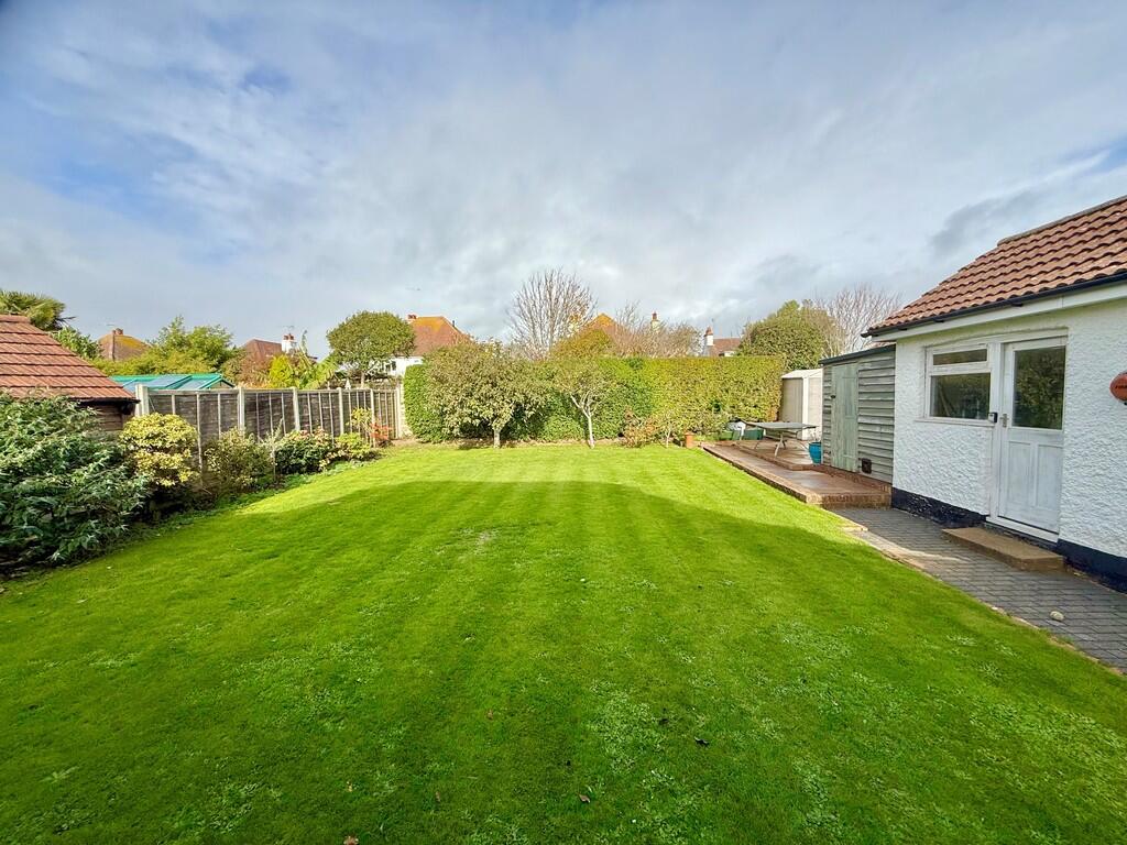 12 Knightscroft A...