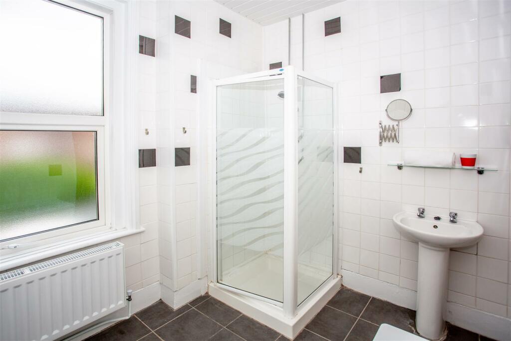 BATH2-_A188484.jpg
