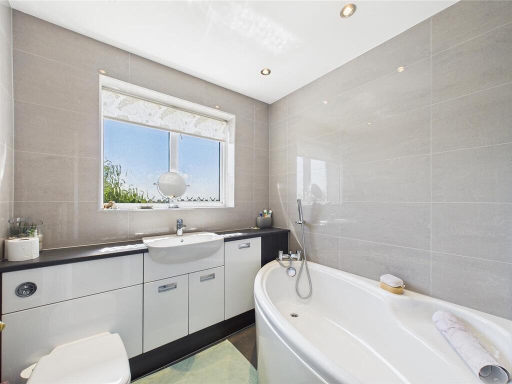 Superbly Appointed Bathroom