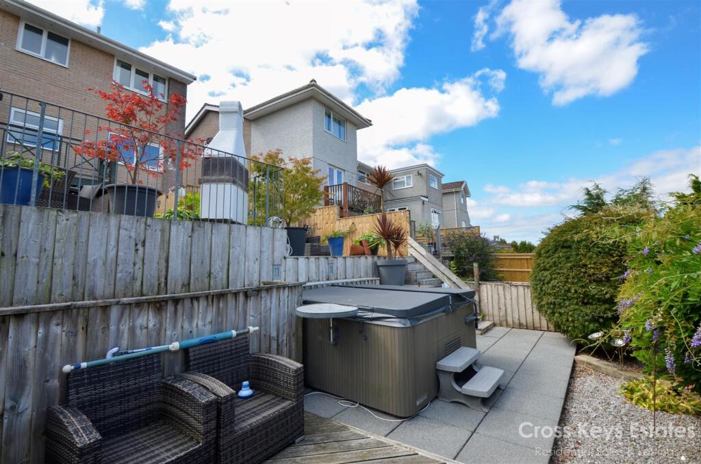 Garden/Stunning Views