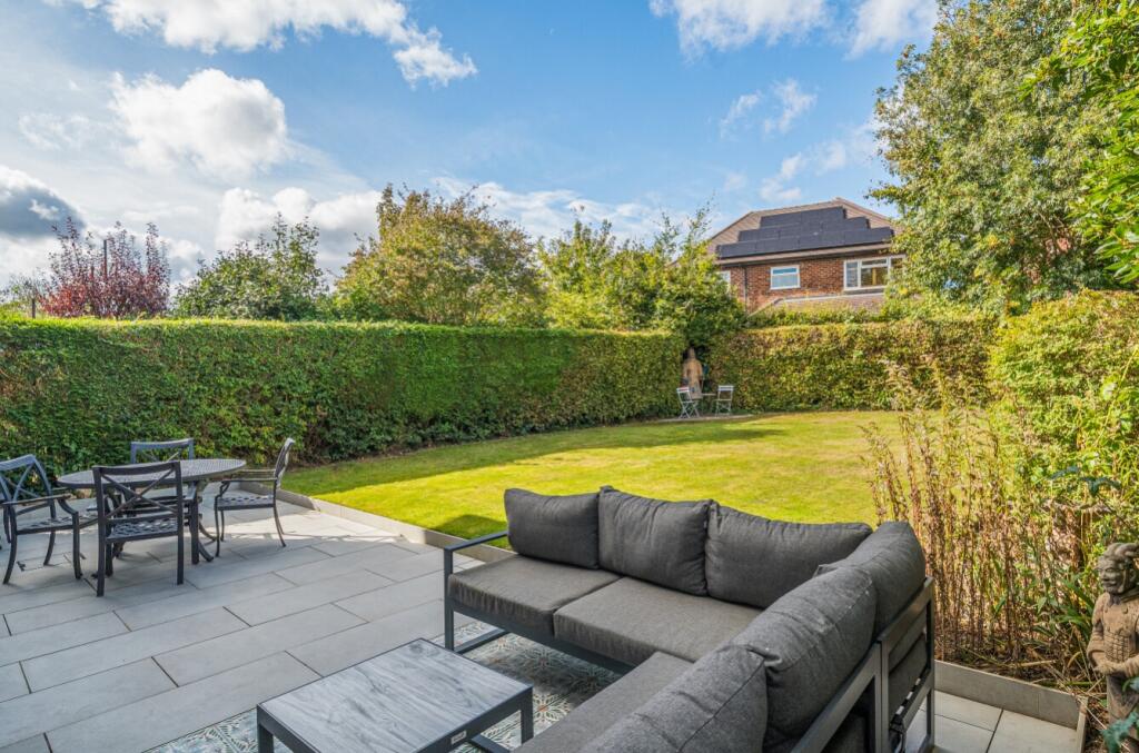 1355882-4-68c9e090d2c96