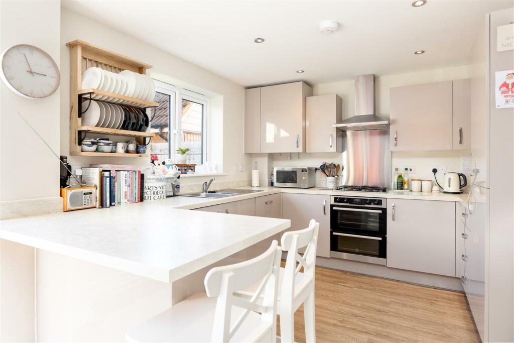 Kitchen/Breakfast Rm
