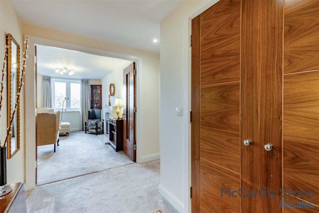 8641374-interior24.jpg