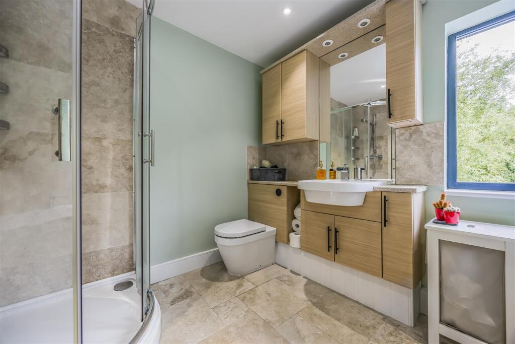 2 Firpiece, Forestside Road, Rowland¿s Castle-Port