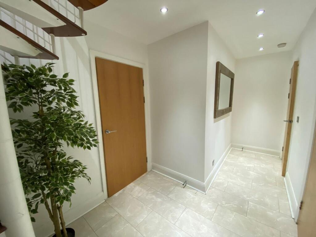 Amorella House - hallway 2.jpg