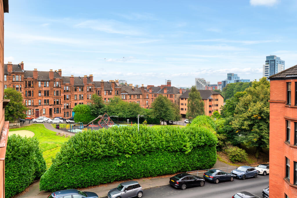 Flat3-2,2KennowayDr-6