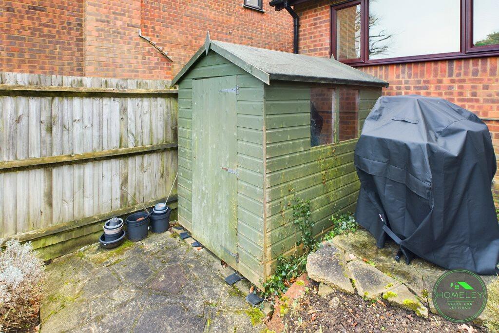 Rear garden shed