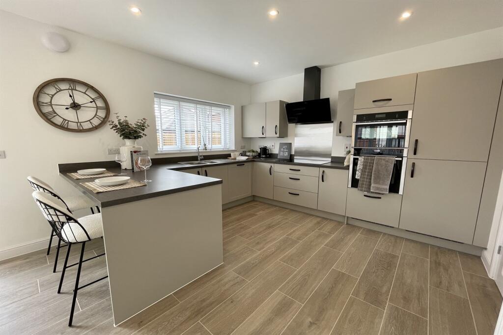 Open-Plan Dining Kit