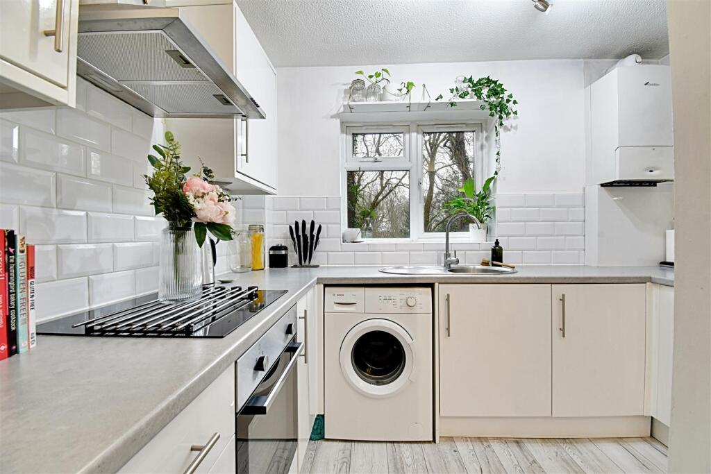 Kitchen 3.jpg