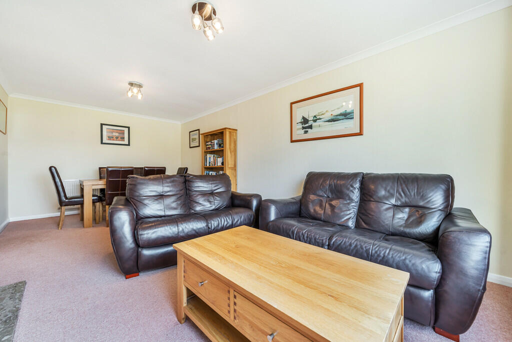 Living / Dining R...