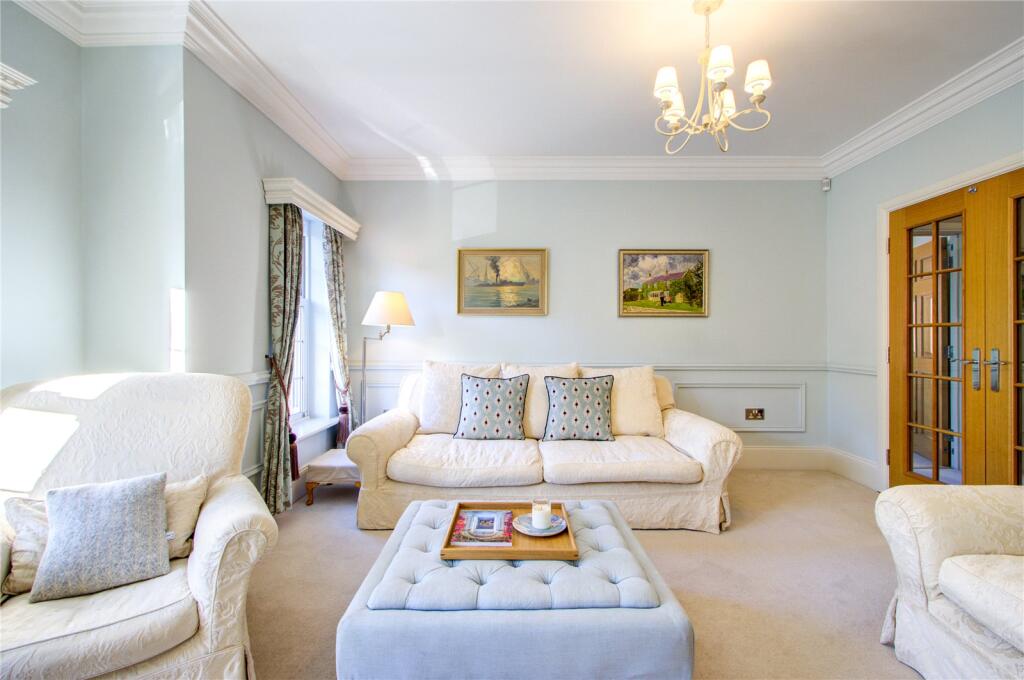Living Room/Bedroom