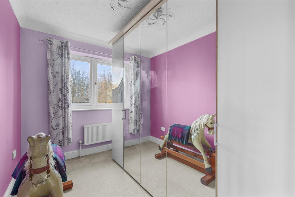 8 Lyndon Gardens, HP13 7QJ-3.jpg