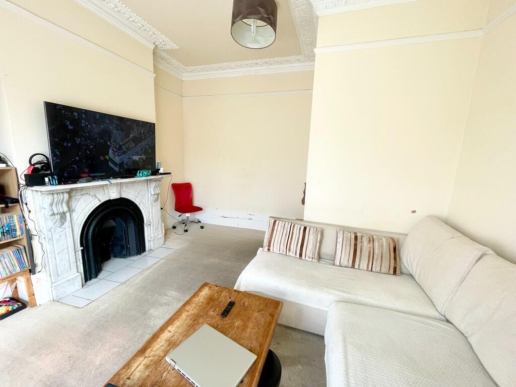 GFF LIVING ROOM 