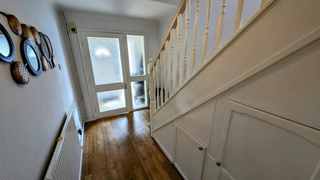 3 Mountbatten entrance hall 2.jpg