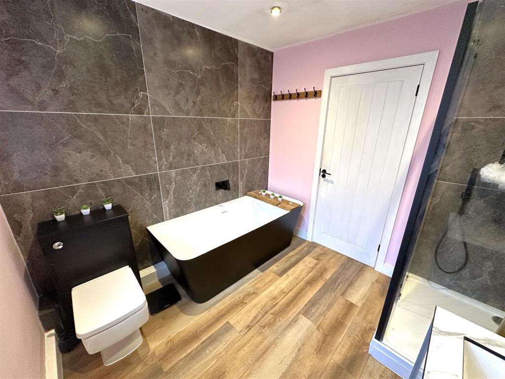 Bathroom 632