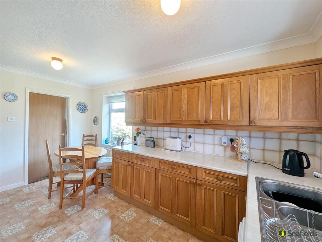 Kitchen..jpg
