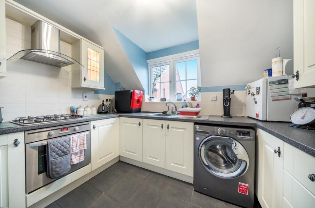 1381410-18-69147745d0043-ARW