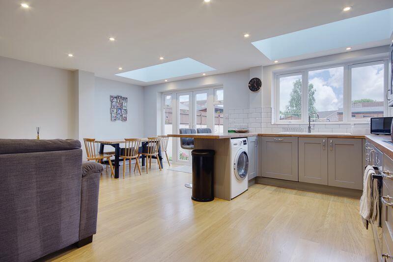 Kitchen / Diner / Breakfast / Living