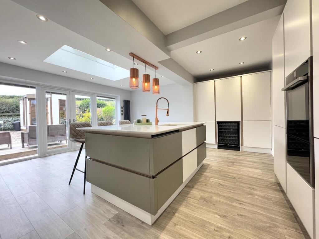 DINING KITCHEN FAMILY AREA