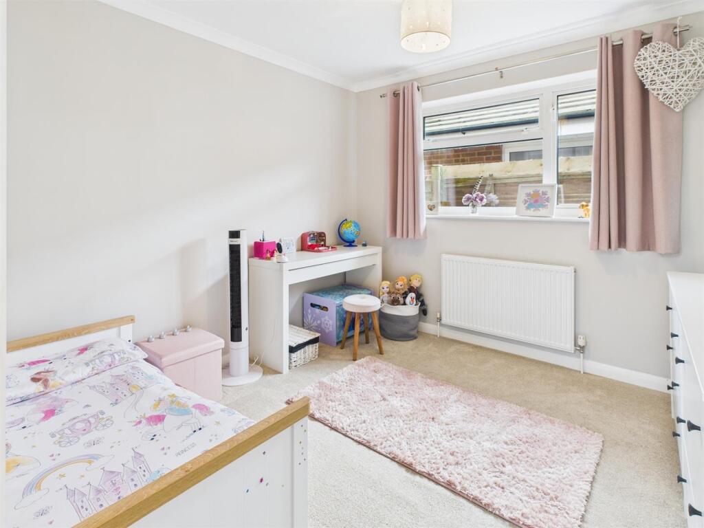bedroom 2 .jpg