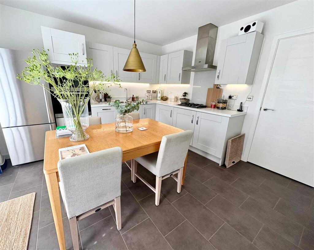 2. new kitchen.jpg