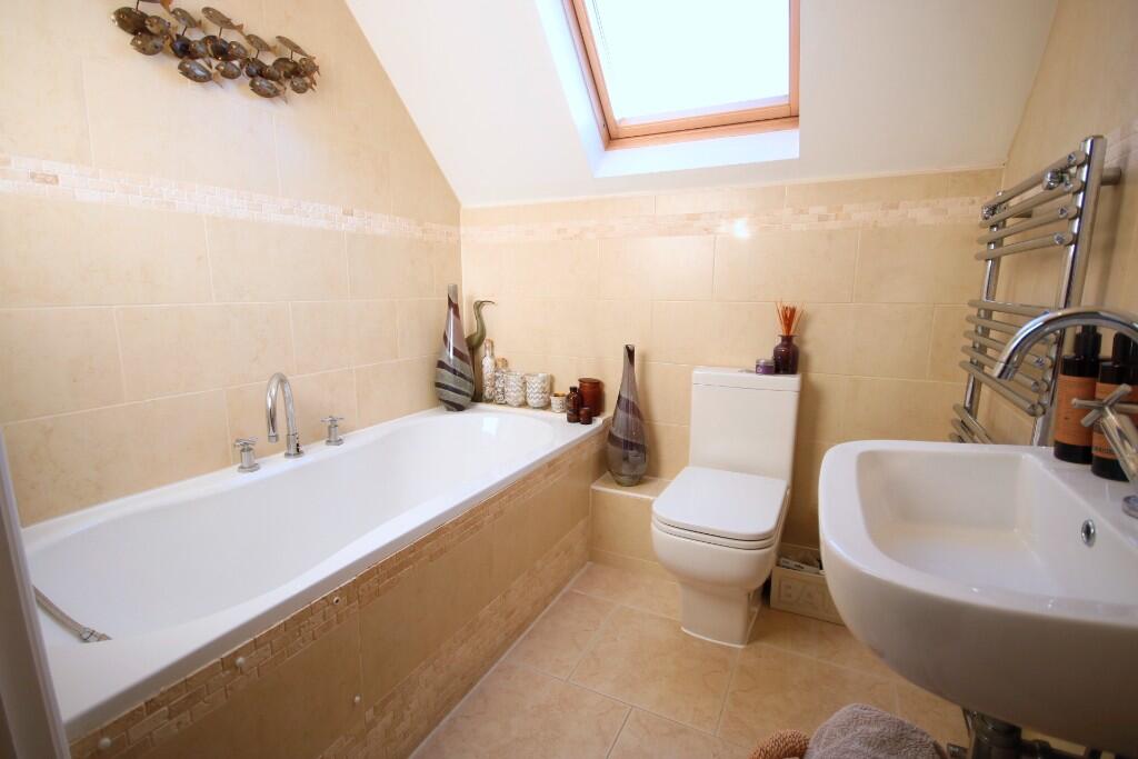 1st Floor Bathroom