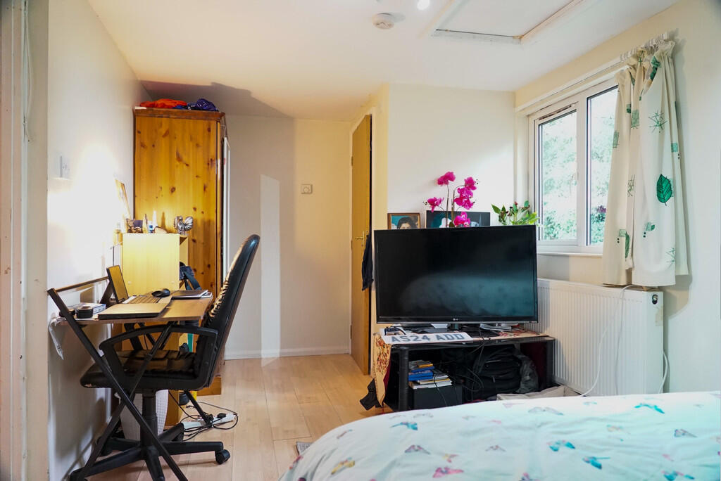 Mulberry Cottage-...