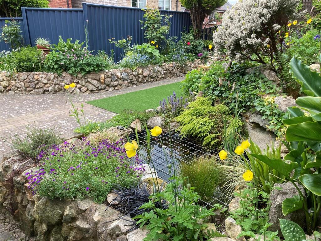 garden to rear - vendor.jpg