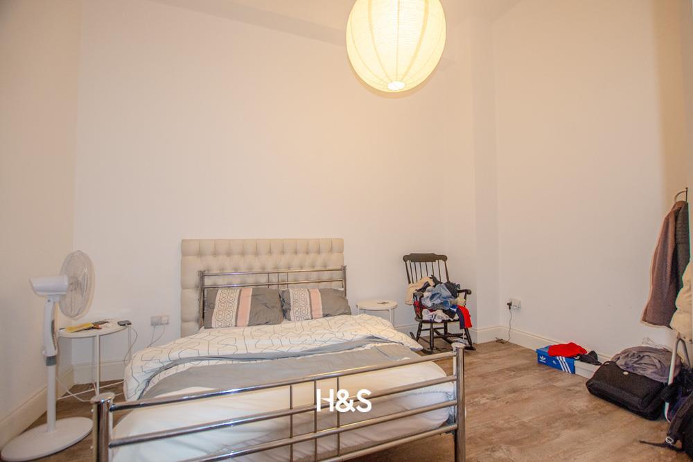 The saddles - bedroom.jpg