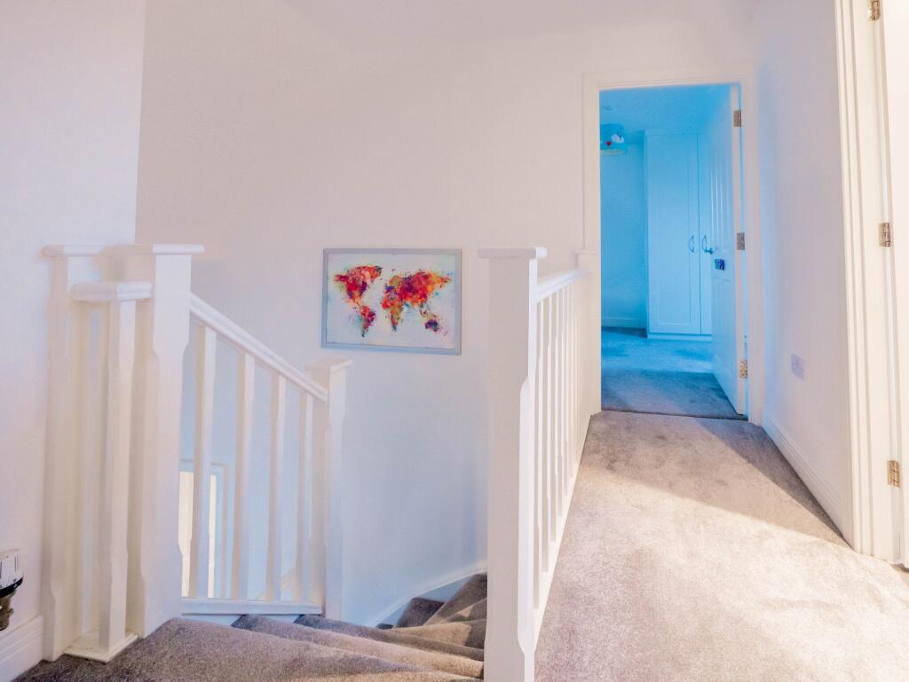 Landing 2nd Floor