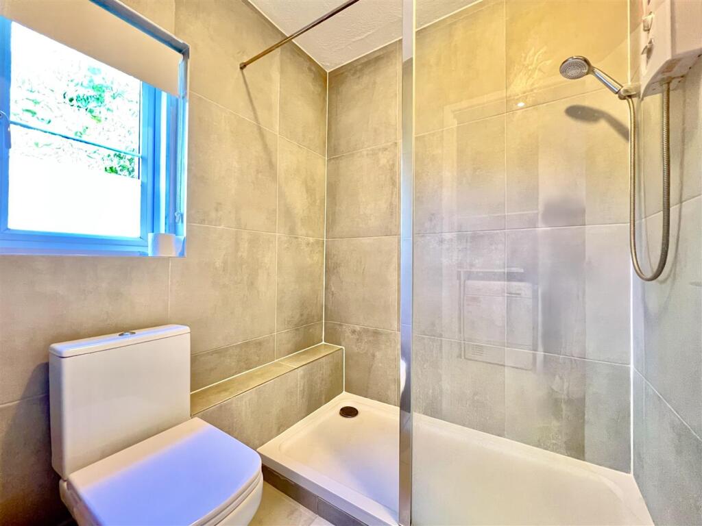 Shower Room/ WC
