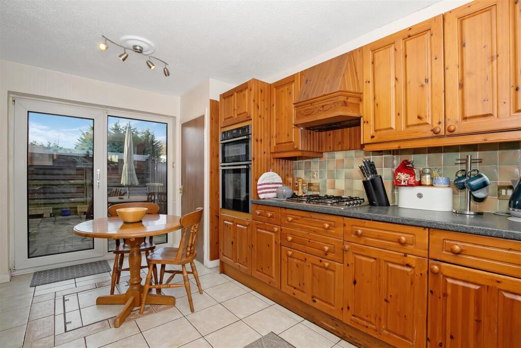 Chestnut Drive, Thornbury, Bristol