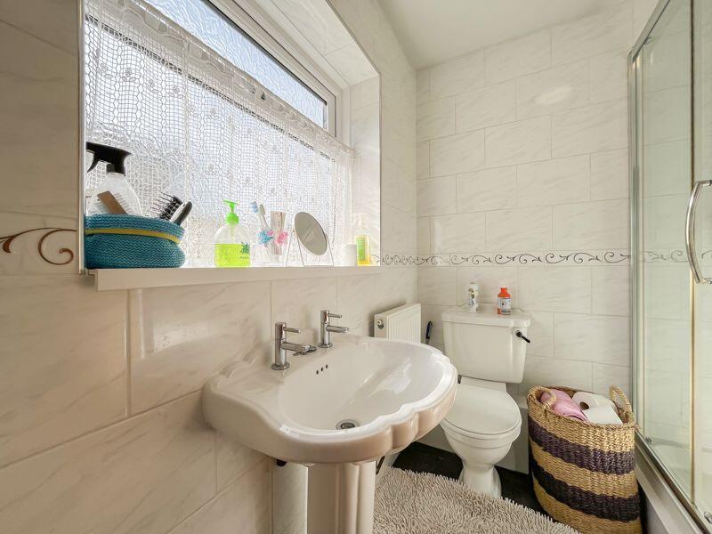 GROUND FLOOR SHOWER ROOM
