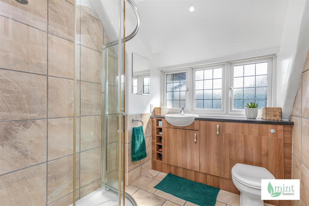 437__Woodham_Lane__Addlestone__Surrey__KT15_3QG15.