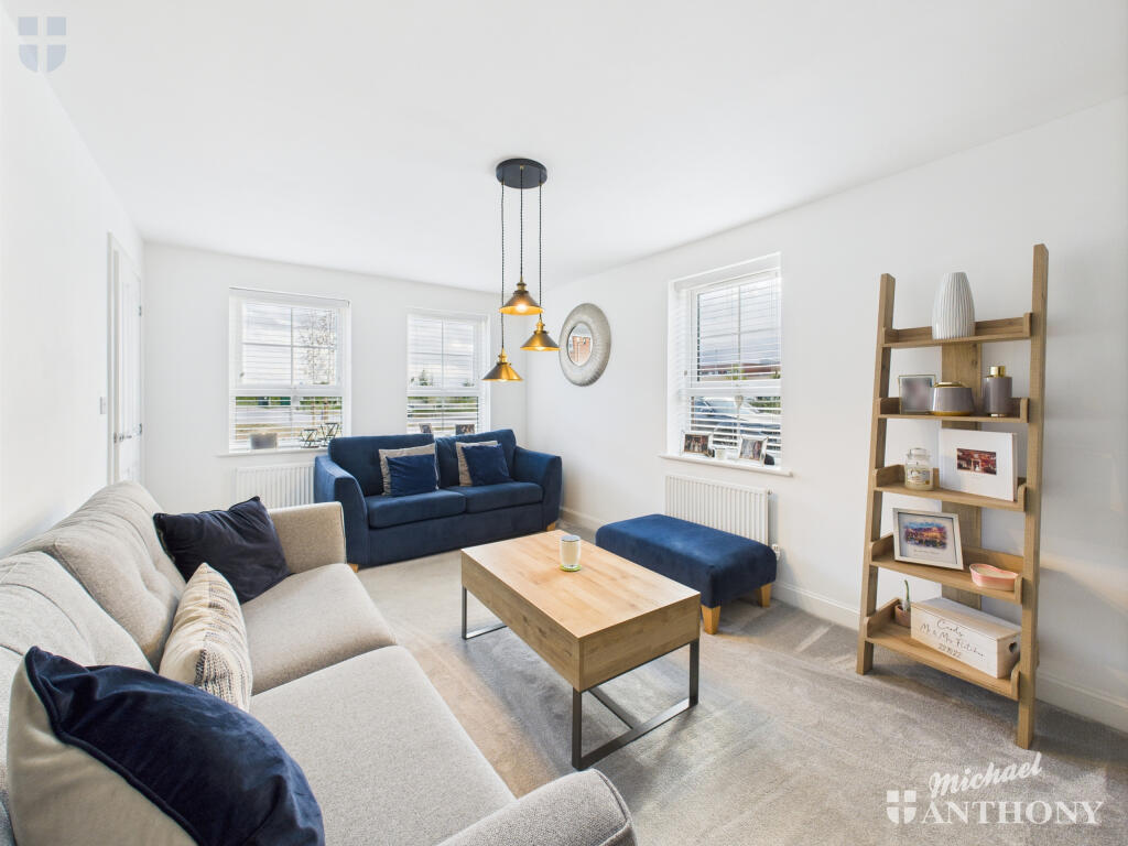 CAM03852G0-PR0374-STILL021