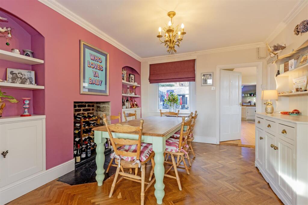 Dining Room-2.jpg