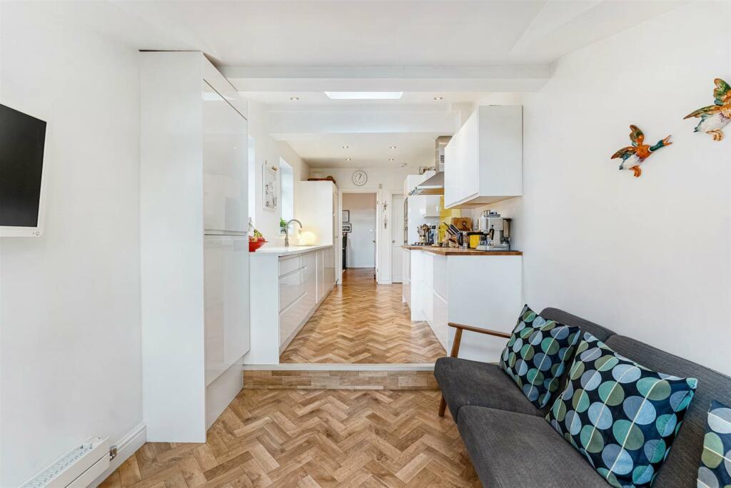 Breakfast Kitchen Aspect 5