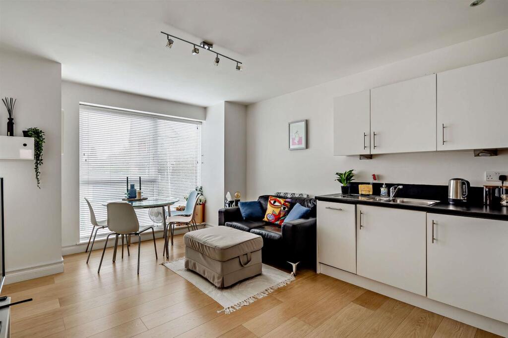 8526170-interior01-800.jpg