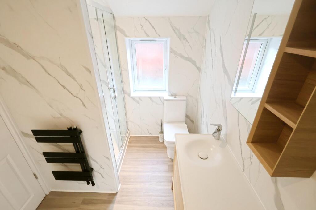 GROUND FLOOR BATHROOM