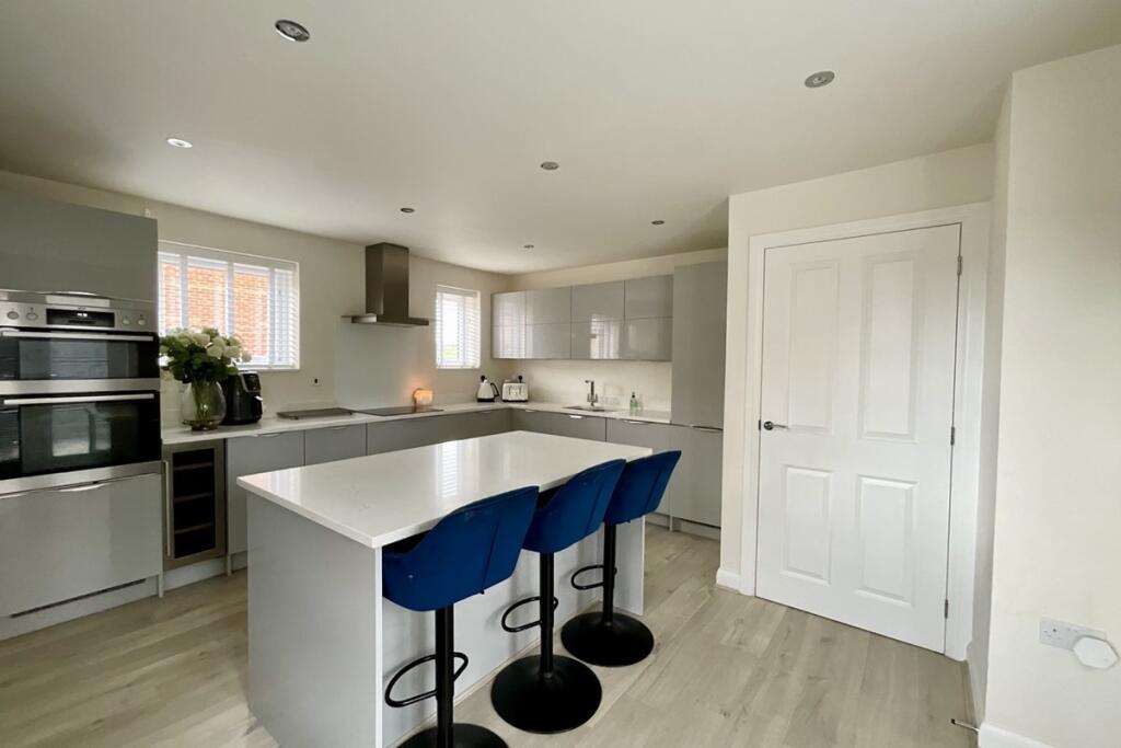 open plan living/kit
