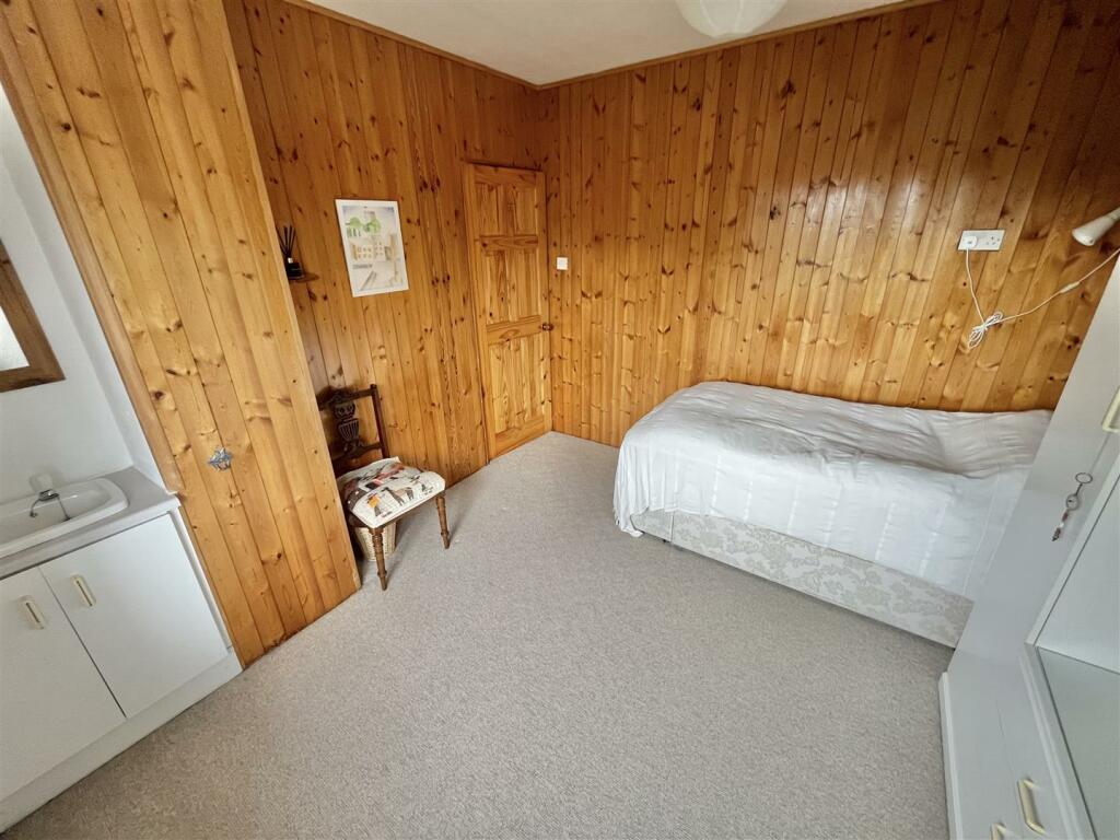 Bedroom 3 Aspect 2.jpg