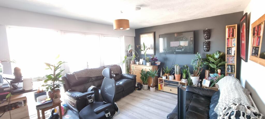 Living room (2)