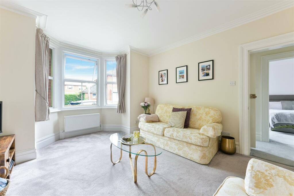 LADBROKE ROAD, 19- (9).jpg