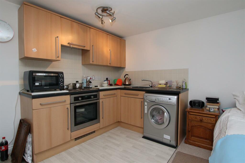 Kitchen.JPG