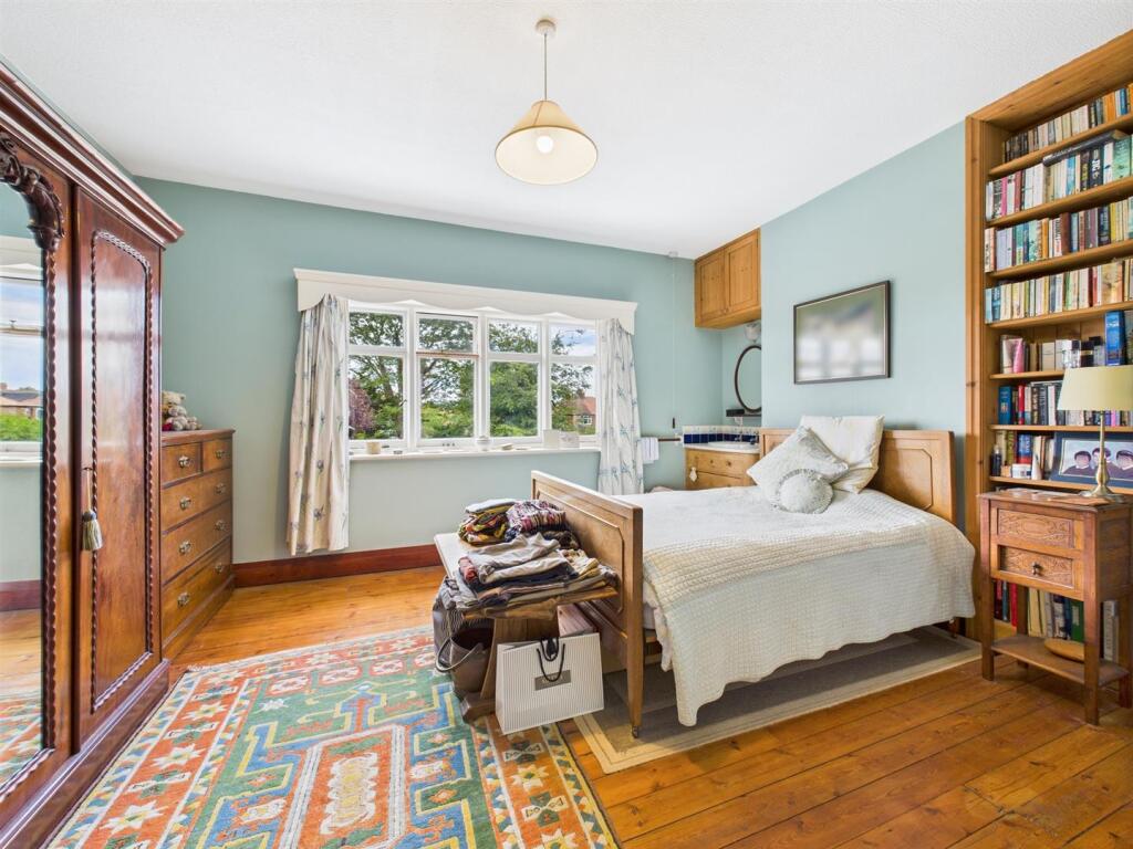 Bedroom: