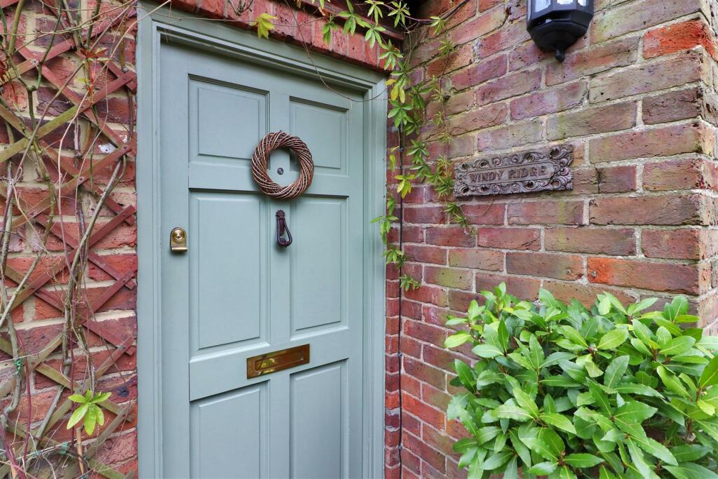 Front Door Detail.jpg