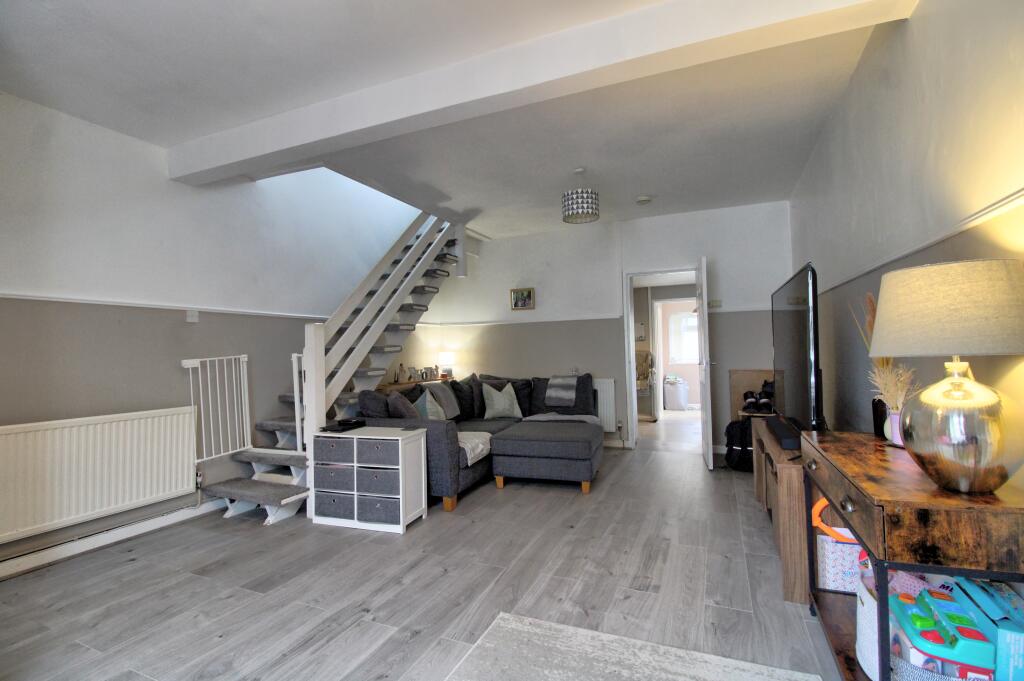 IMG_3801_2_3_Interior 4